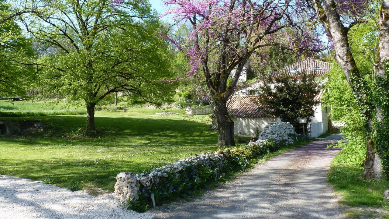 Le Val Du Pech Chantant Chambres D'Hotes Pern Εξωτερικό φωτογραφία
