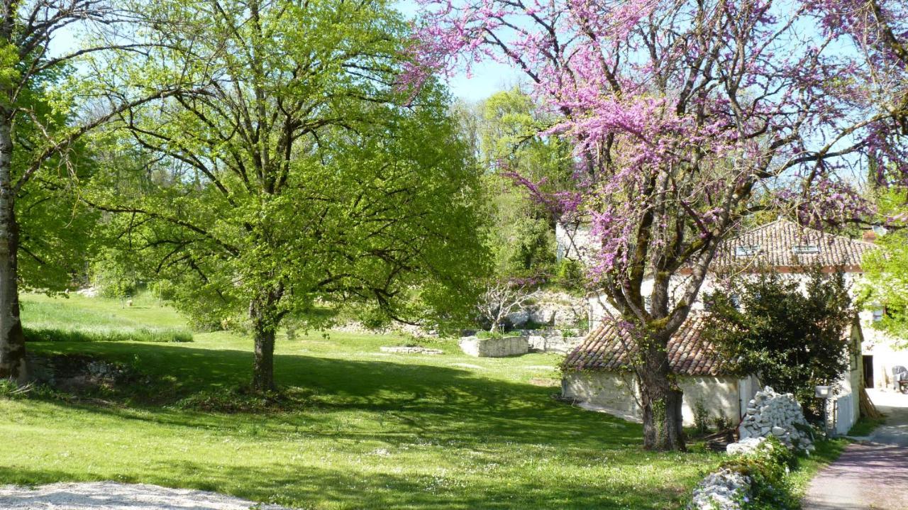 Le Val Du Pech Chantant Chambres D'Hotes Pern Εξωτερικό φωτογραφία